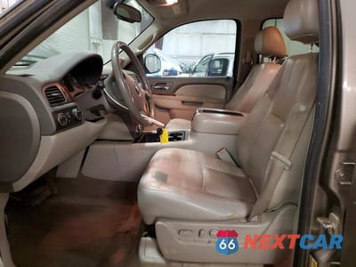 Zdjęcie 7 z 13 samochodu: 2012 CHEVROLET SUBURBAN K1500 LT VIN:1GNSKJE71CR180899 - miniatura