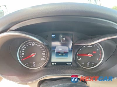 Zdjęcie 9 z 13 samochodu: 2017 MERCEDES-BENZ GLC 300 4MATIC VIN:WDC0G4KB4HF241001 - miniatura