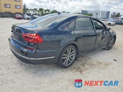 Trzecie zdjęcie samochodu z tyłu: 2018 VOLKSWAGEN PASSAT S VIN:1VWAA7A30JC026632 - miniatura