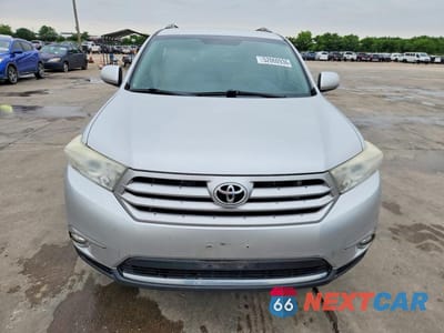 Piąte zdjęcie samochodu w środku: 2013 TOYOTA HIGHLANDER PLUS VIN:5TDZA3EHXDS032008 - miniatura