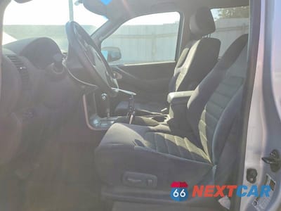 Zdjęcie 7 z 13 samochodu: 2006 NISSAN PATHFINDER S VIN:5N1AR18U56C607134 - miniatura