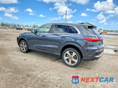 Drugie zdjęcie samochodu z przodu: 2025 AUDI Q5 PREMIUM PLUS VIN:WA12AAGU4S2010648 - miniatura