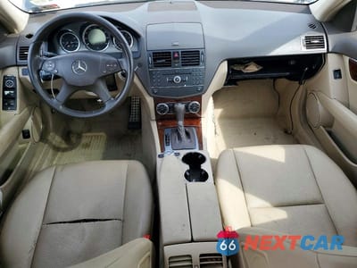 Zdjęcie 8 z 12 samochodu: 2009 MERCEDES-BENZ C 300 4MATIC VIN:WDDGF81X69F249197 - miniatura