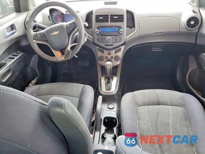 Zdjęcie 8 z 12 samochodu: 2012 CHEVROLET SONIC VIN:1G1JC5SH7C4187092 - miniatura