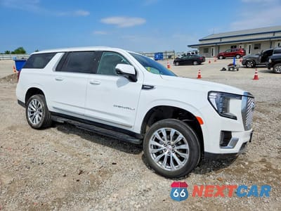 Czwarte zdjęcie samochodu z boku: 2024 GMC YUKON XL DENALI VIN:1GKS2JKT4RR298324 - miniatura