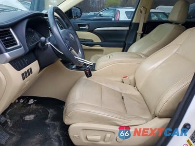 Zdjęcie 7 z 14 samochodu: 2016 TOYOTA HIGHLANDER XLE VIN:5TDJKRFH0GS224859 - miniatura