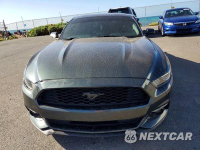 Piąte zdjęcie samochodu w środku: 2016 FORD MUSTANG VIN:1FA6P8AM2G5336564 - miniatura