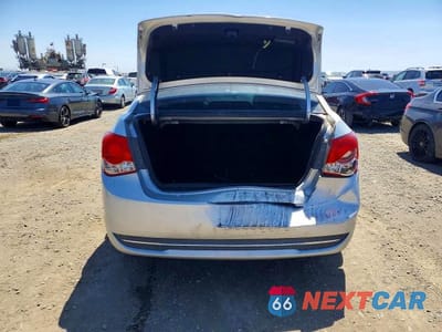 Zdjęcie 6 z 12 samochodu: 2014 CHEVROLET CRUZE LT VIN:1G1PE5SB5E7439178 - miniatura