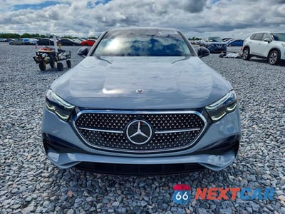 Piąte zdjęcie samochodu w środku: 2024 MERCEDES-BENZ E 350 4MATIC VIN:W1KLF4HB3RA061428 - miniatura