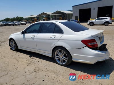 Drugie zdjęcie samochodu z przodu: 2013 MERCEDES-BENZ C 300 4MATIC VIN:WDDGF8AB4DR295431 - miniatura