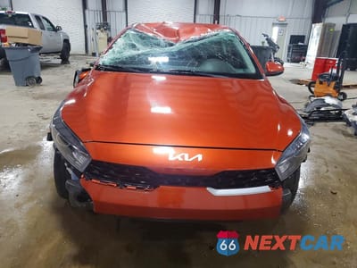 Piąte zdjęcie samochodu w środku: 2023 KIA FORTE LXS VIN:3KPF24AD2PE511286 - miniatura