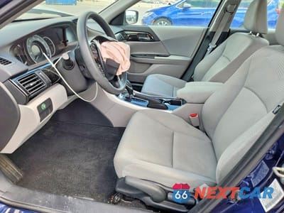 Zdjęcie 7 z 12 samochodu: 2017 HONDA ACCORD LX VIN:1HGCR2F35HA063229 - miniatura