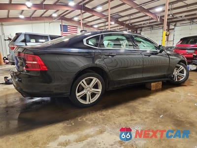 Trzecie zdjęcie samochodu z tyłu: 2018 VOLVO S90 T5 MOMENTUM VIN:LVY982MK6JP023890 - miniatura