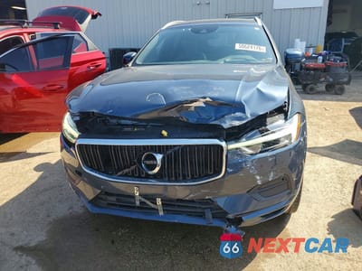 Piąte zdjęcie samochodu w środku: 2020 VOLVO XC60 T5 MOMENTUM VIN:YV4102RK1L1503374 - miniatura