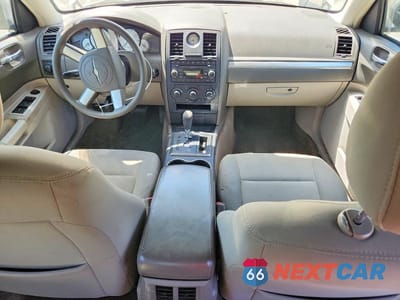 Zdjęcie 8 z 13 samochodu: 2008 CHRYSLER 300 LX VIN:2C3KA43R78H133602 - miniatura