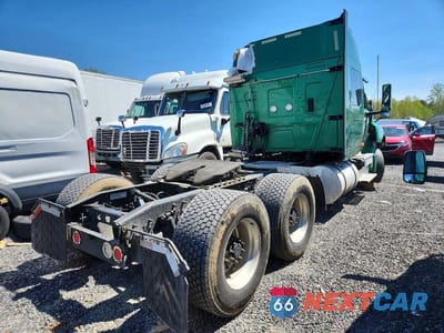 Czwarte zdjęcie samochodu z boku: 2020 INTERNATIONAL LT625 SEMI TRUCK VIN:3HSDZTZR6LN102108 - miniatura