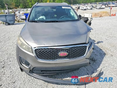 Piąte zdjęcie samochodu w środku: 2016 KIA SORENTO LX VIN:5XYPG4A39GG048448 - miniatura