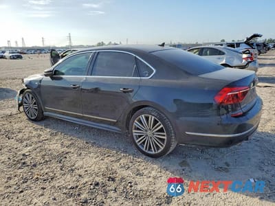 Drugie zdjęcie samochodu z przodu: 2017 VOLKSWAGEN PASSAT R-LINE VIN:1VWDT7A30HC015874 - miniatura