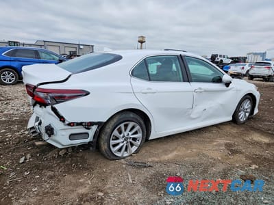 Trzecie zdjęcie samochodu z tyłu: 2024 TOYOTA CAMRY LE VIN:4T1C11AK5RU867752 - miniatura