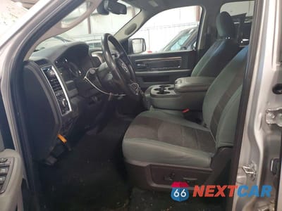 Zdjęcie 7 z 12 samochodu: 2018 RAM 1500 SLT VIN:1C6RR7GG6JS310532 - miniatura