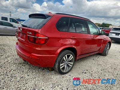 Trzecie zdjęcie samochodu z tyłu: 2013 BMW X5 M VIN:5YMGY0C59D0C11700 - miniatura