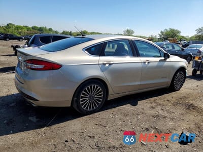 Trzecie zdjęcie samochodu z tyłu: 2018 FORD FUSION TITANIUM VIN:3FA6P0RU1JR124426 - miniatura