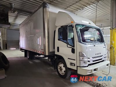 Czwarte zdjęcie samochodu z boku: 2024 ISUZU NPR HD BOX TRUCK VIN:54DC4W1D0RS203005 - miniatura