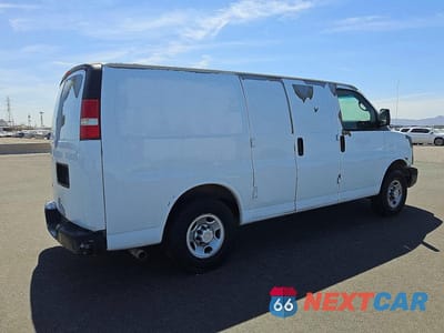 Trzecie zdjęcie samochodu z tyłu: 2009 CHEVROLET EXPRESS G2500 VIN:1GCGG25K391102223 - miniatura