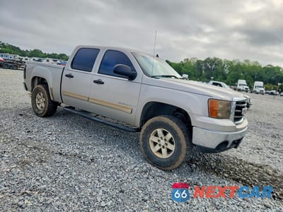 Czwarte zdjęcie samochodu z boku: 2007 GMC NEW SIERRA C1500 VIN:2GTEC13C671621203 - miniatura