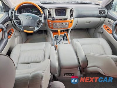 Zdjęcie 8 z 13 samochodu: 2004 LEXUS LX 470 VIN:JTJHT00W943547090 - miniatura