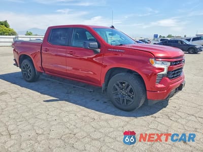 Czwarte zdjęcie samochodu z boku: 2022 CHEVROLET SILVERADO K1500 RST VIN:1GCUDEET0NZ541008 - miniatura