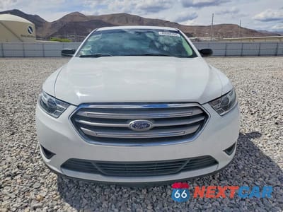 Piąte zdjęcie samochodu w środku: 2017 FORD TAURUS SE VIN:1FAHP2D88HG123354 - miniatura
