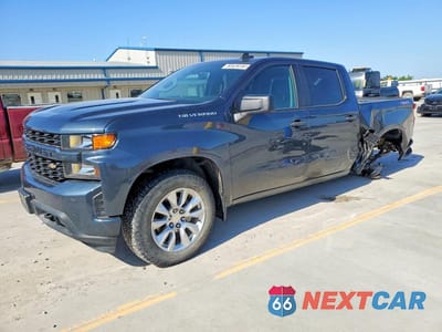 2020 CHEVROLET SILVERADO K1500 CUSTOM 1GCUYBEF2LZ162019 - główne zdjęcie licytacji z USA - miniatura