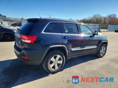 Trzecie zdjęcie samochodu z tyłu: 2011 JEEP GRAND CHEROKEE LAREDO VIN:1J4RR4GG8BC563302 - miniatura