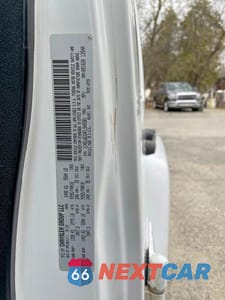 Zdjęcie 10 z 12 samochodu: 2015 JEEP WRANGLER UNLIMITED SAHARA VIN:1C4BJWEGXFL540381 - miniatura