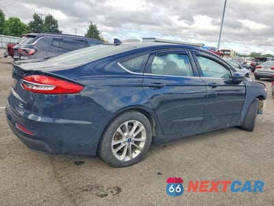 Trzecie zdjęcie samochodu z tyłu: 2020 FORD FUSION SE VIN:3FA6P0LU6LR123591 - miniatura