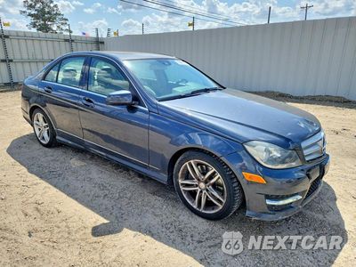 Czwarte zdjęcie samochodu z boku: 2013 MERCEDES-BENZ C 300 4MATIC VIN:WDDGF8AB2DG131686 - miniatura