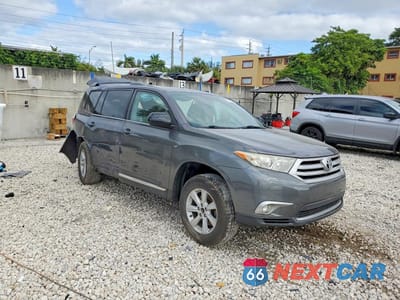 Czwarte zdjęcie samochodu z boku: 2012 TOYOTA HIGHLANDER BASE VIN:5TDZA3EH6CS030111 - miniatura