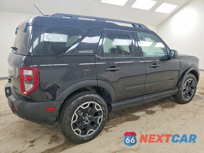 Trzecie zdjęcie samochodu z tyłu: 2026 FORD BRONCO SPORT OUTER BANKS VIN:3FMCR9CN5TRE00425 - miniatura