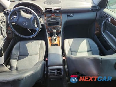 Zdjęcie 8 z 12 samochodu: 2001 MERCEDES-BENZ C 320 VIN:WDBRF64JX1F094414 - miniatura