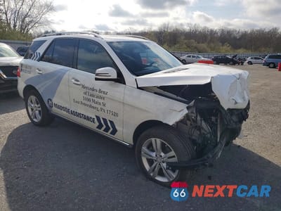Czwarte zdjęcie samochodu z boku: 2015 MERCEDES-BENZ ML 350 4MATIC VIN:4JGDA5HBXFA585007 - miniatura