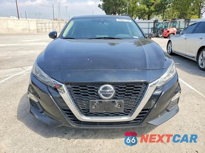 Piąte zdjęcie samochodu w środku: 2021 NISSAN ALTIMA SV VIN:1N4BL4DV8MN316192 - miniatura
