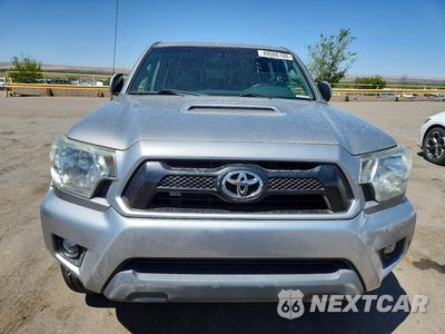 Piąte zdjęcie samochodu w środku: 2015 TOYOTA TACOMA V6 VIN:3TMLU4EN5FM197380 - miniatura