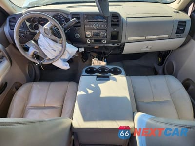 Zdjęcie 8 z 12 samochodu: 2009 GMC SIERRA K1500 SLE VIN:1GTEK29039Z294033 - miniatura