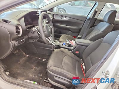 Zdjęcie 7 z 12 samochodu: 2020 KIA FORTE LXS VIN:3KPF24AD9LE153582 - miniatura