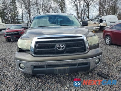 Piąte zdjęcie samochodu w środku: 2010 TOYOTA TUNDRA GRADE VIN:5TFUW5F14AX124326 - miniatura