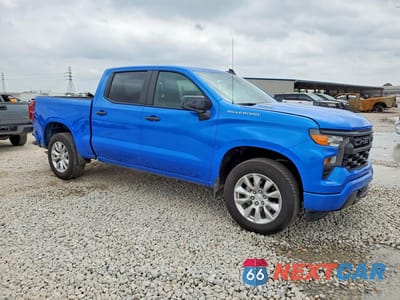 Czwarte zdjęcie samochodu z boku: 2025 CHEVROLET SILVERADO C1500 CUSTOM VIN:3GCPABEK8SG319551 - miniatura