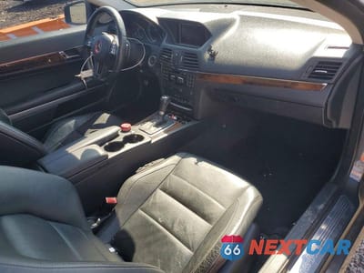 Zdjęcie 8 z 12 samochodu: 2012 MERCEDES-BENZ E 550 VIN:WDDKJ7DB1CF159398 - miniatura
