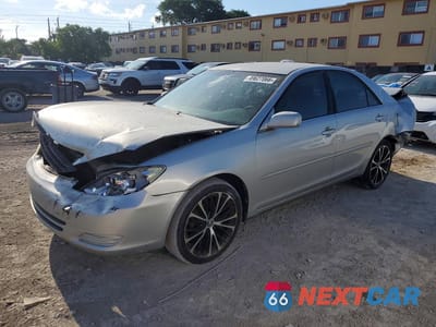 2004 TOYOTA CAMRY LE 4T1BE32K24U811710 - główne zdjęcie licytacji z USA - miniatura