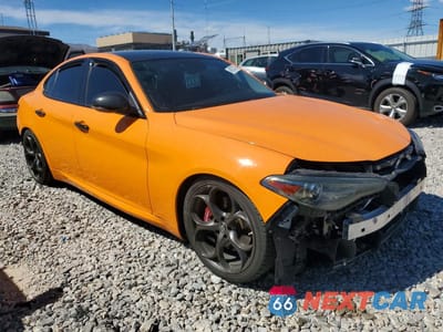 Czwarte zdjęcie samochodu z boku: 2019 ALFA ROMEO GIULIA TI VIN:ZARFAMBNXK7621205 - miniatura